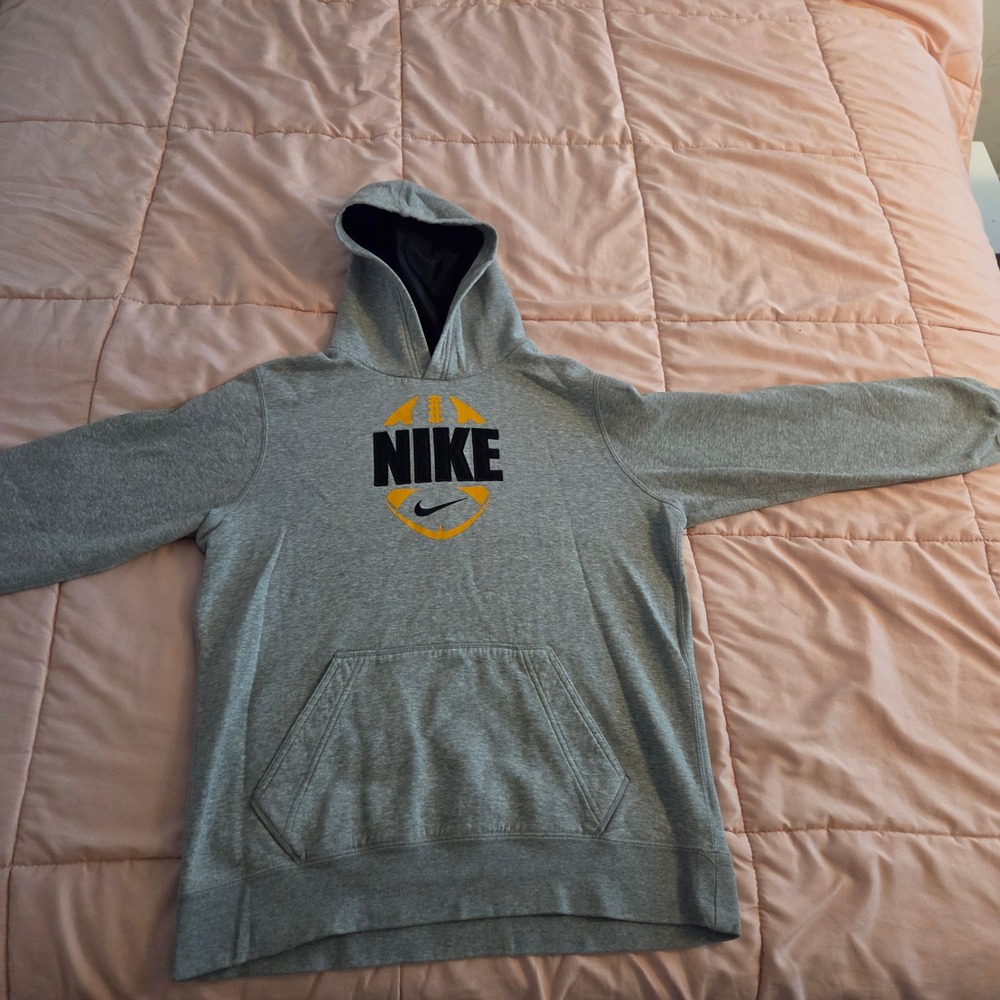 Nike Sportswear Boys XL Gray Football Graphic Pullover Hoodie 341695-065